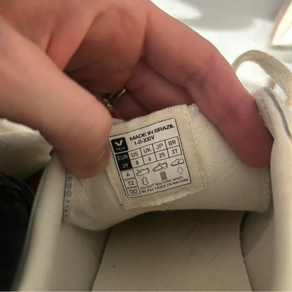 Veja Volley Sneakers Size 8 Cream and Tan Sneakers - Picture 8 of 8